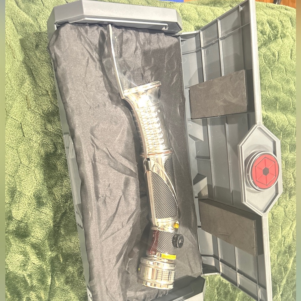 Count Dooku Star Wars saber